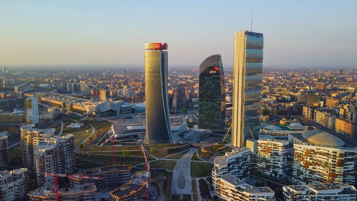 Visita al quartiere City Life: il cuore moderno di Milano Visita al quartiere City Life: il cuore moderno di Milano desktop picture