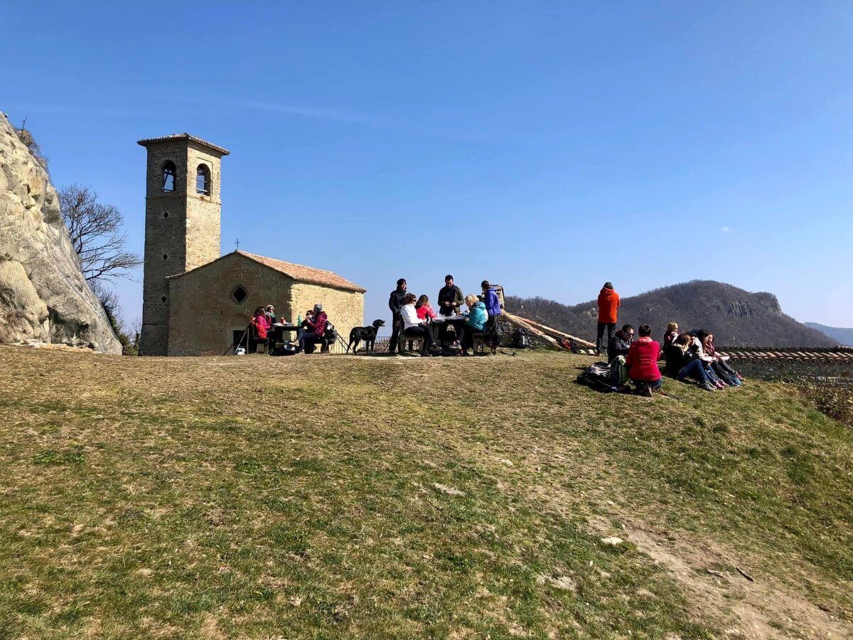 Trekking panoramico a Carpineti tra storia e natura Trekking panoramico a Carpineti tra storia e natura desktop picture