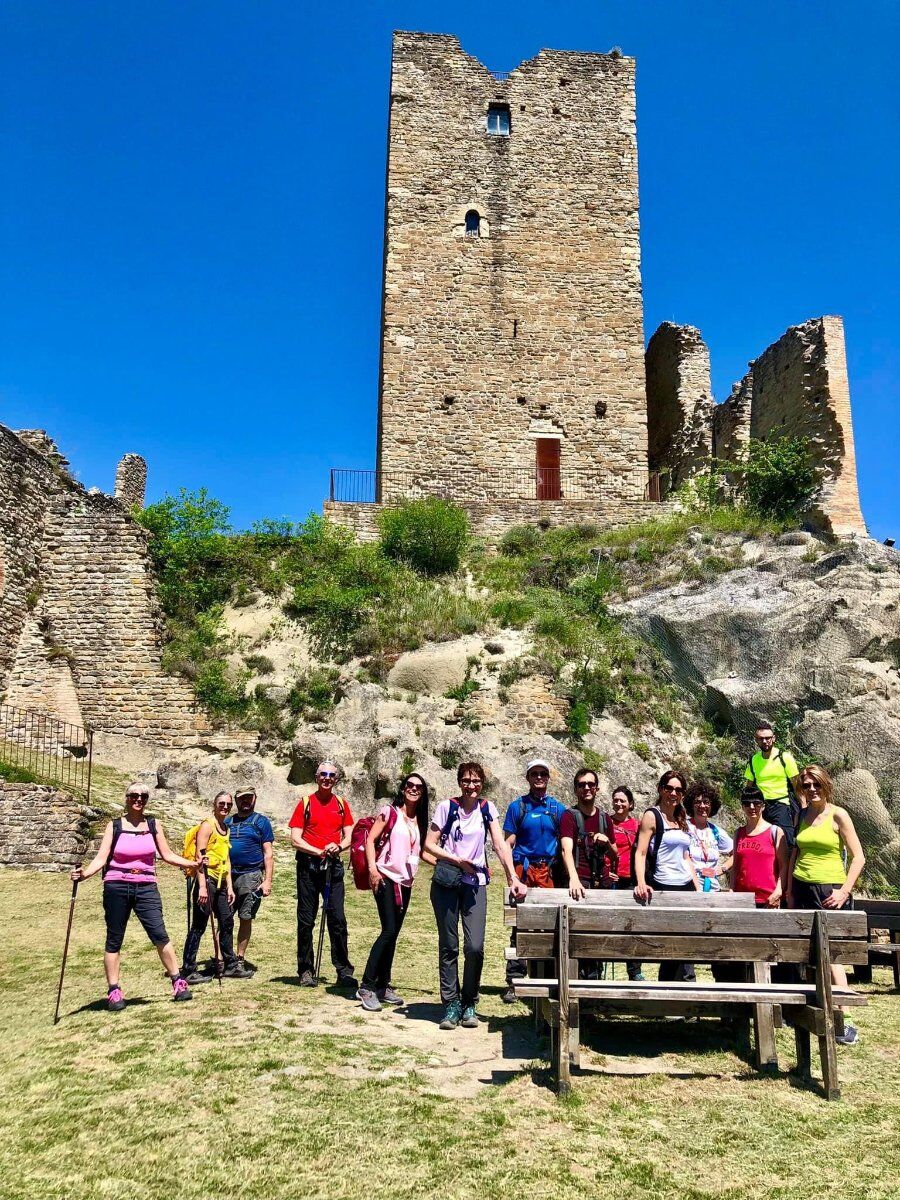 Trekking panoramico a Carpineti tra storia e natura Trekking panoramico a Carpineti tra storia e natura desktop picture
