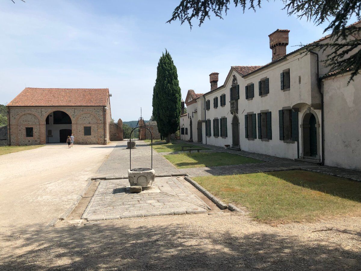 Trekking alla scoperta dei monti Gemola e Rusta Trekking alla scoperta dei monti Gemola e Rusta desktop picture