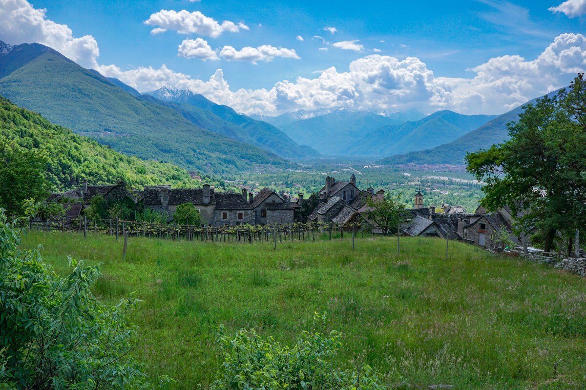 Mille villaggi in uno: escursione tra le antiche frazioni di Montecrestese Mille villaggi in uno: escursione tra le antiche frazioni di Montecrestese desktop picture