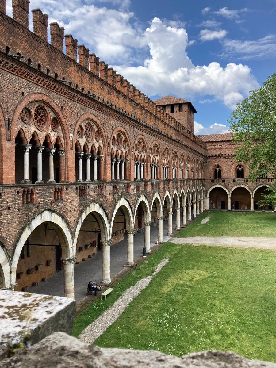 Tour guidato al Castello Visconteo e ai musei civici di Pavia Tour guidato al Castello Visconteo e ai musei civici di Pavia desktop picture