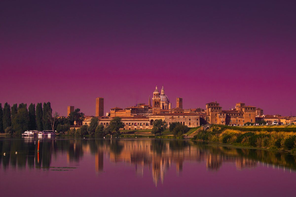 Passeggiata Romantica a Mantova: racconti e vicende amorose desktop picture