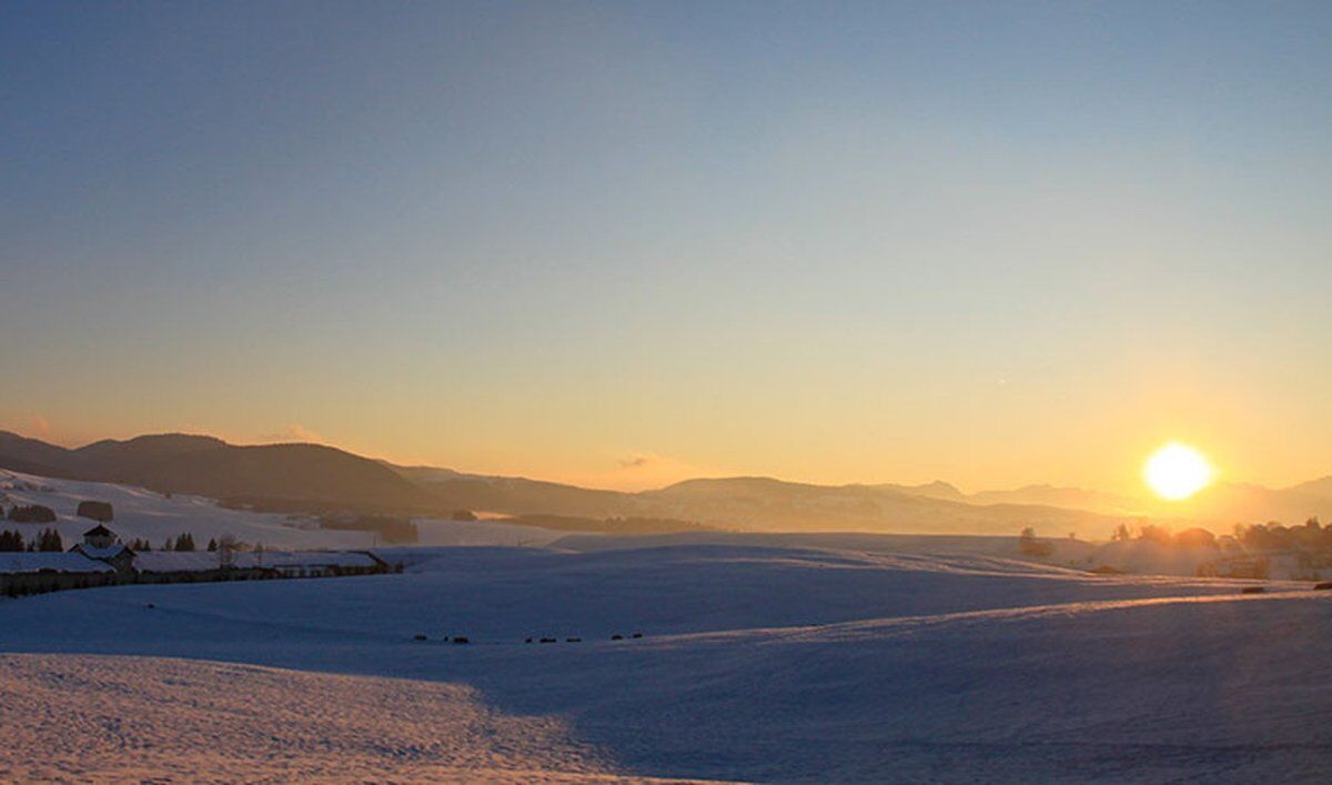 Forte Interrotto: ciaspolata al tramonto ad Asiago Forte Interrotto: ciaspolata al tramonto ad Asiago desktop picture