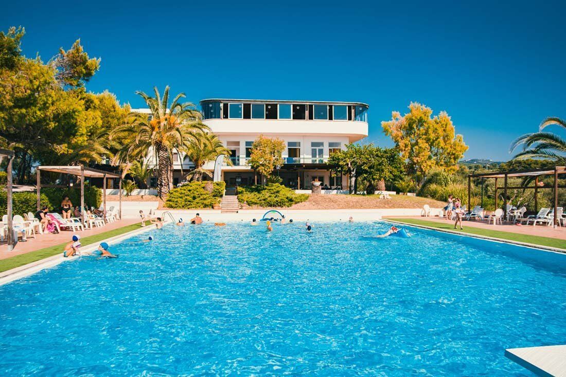 Vacanza Genitori Single in Puglia a Rodi Garganico con Pensione Completa Vacanza Genitori Single in Puglia a Rodi Garganico con Pensione Completa desktop picture