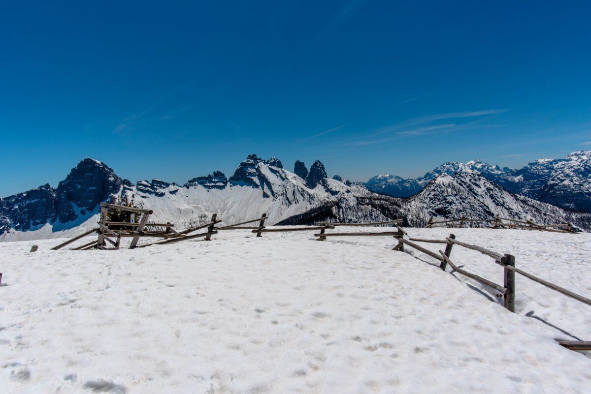 Ciaspolata in Val di Zoldo: nel cuore delle Dolomiti desktop picture