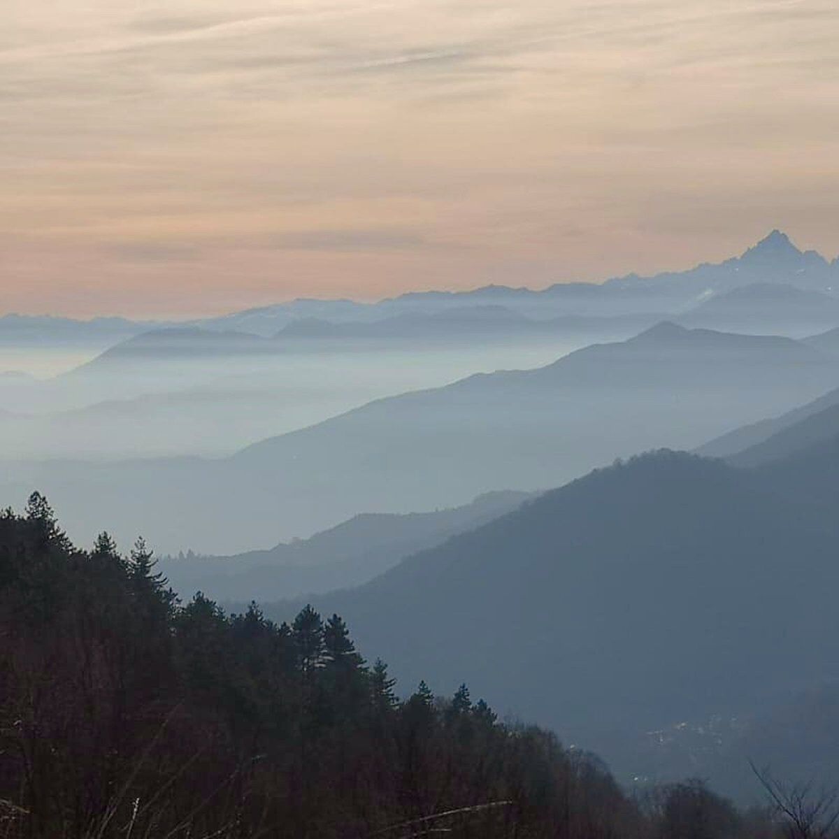 Camminata di primavera al Santuario della Madonna della Bassa Camminata di primavera al Santuario della Madonna della Bassa desktop picture