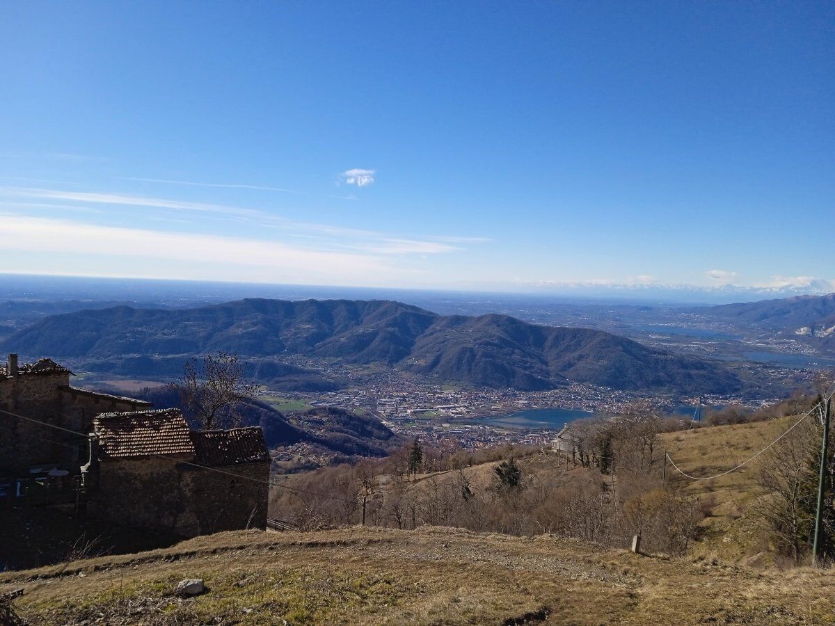 Da Carenno al laghetto del Pertús: tra faggete e panorami mozzafiato Da Carenno al laghetto del Pertús: tra faggete e panorami mozzafiato desktop picture