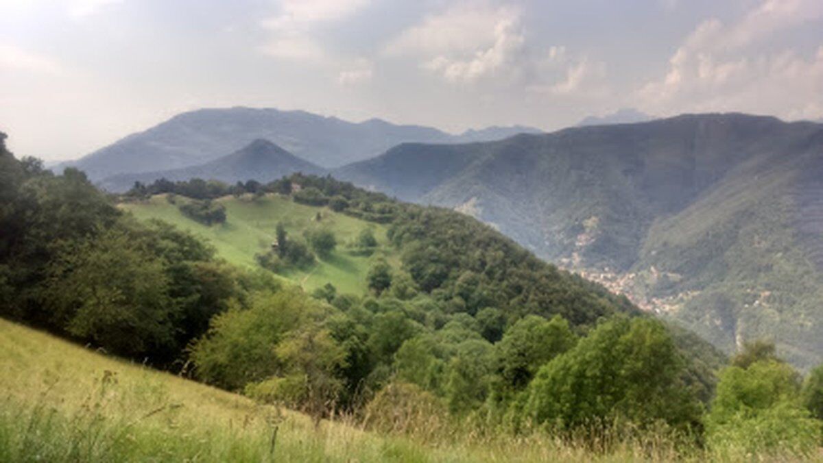 Trekking dalla Val Brunone al Santuario della Cornabusa desktop picture