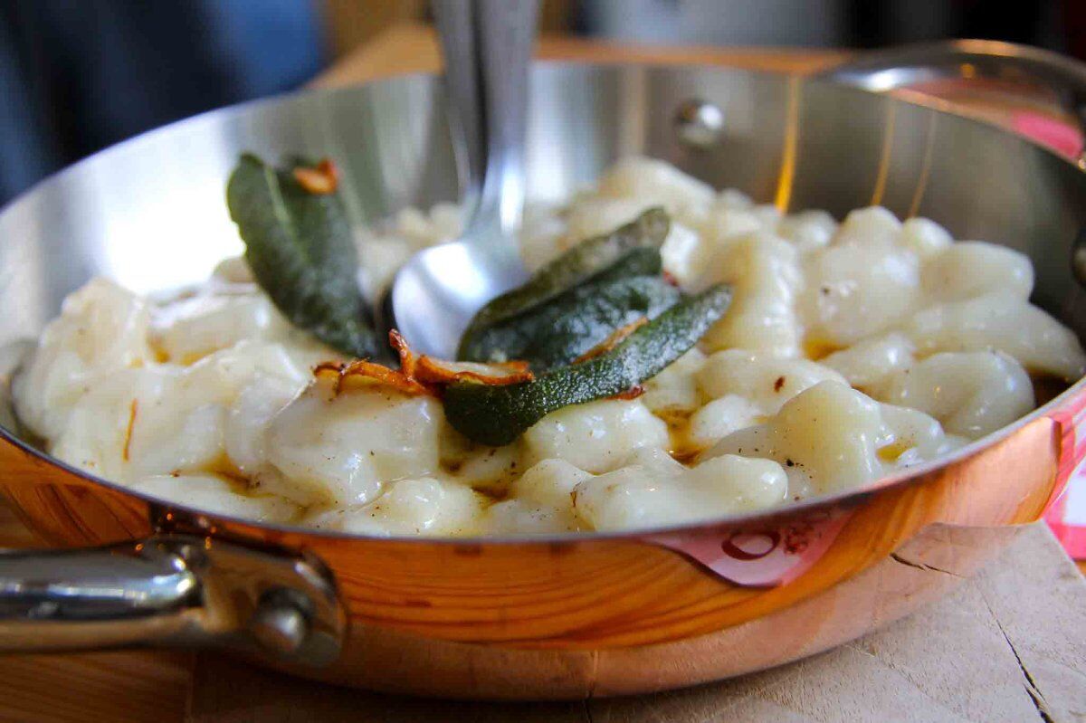 Trekking alle cascate dell'Acquafraggia con pranzo in crotto Trekking alle cascate dell'Acquafraggia con pranzo in crotto desktop picture