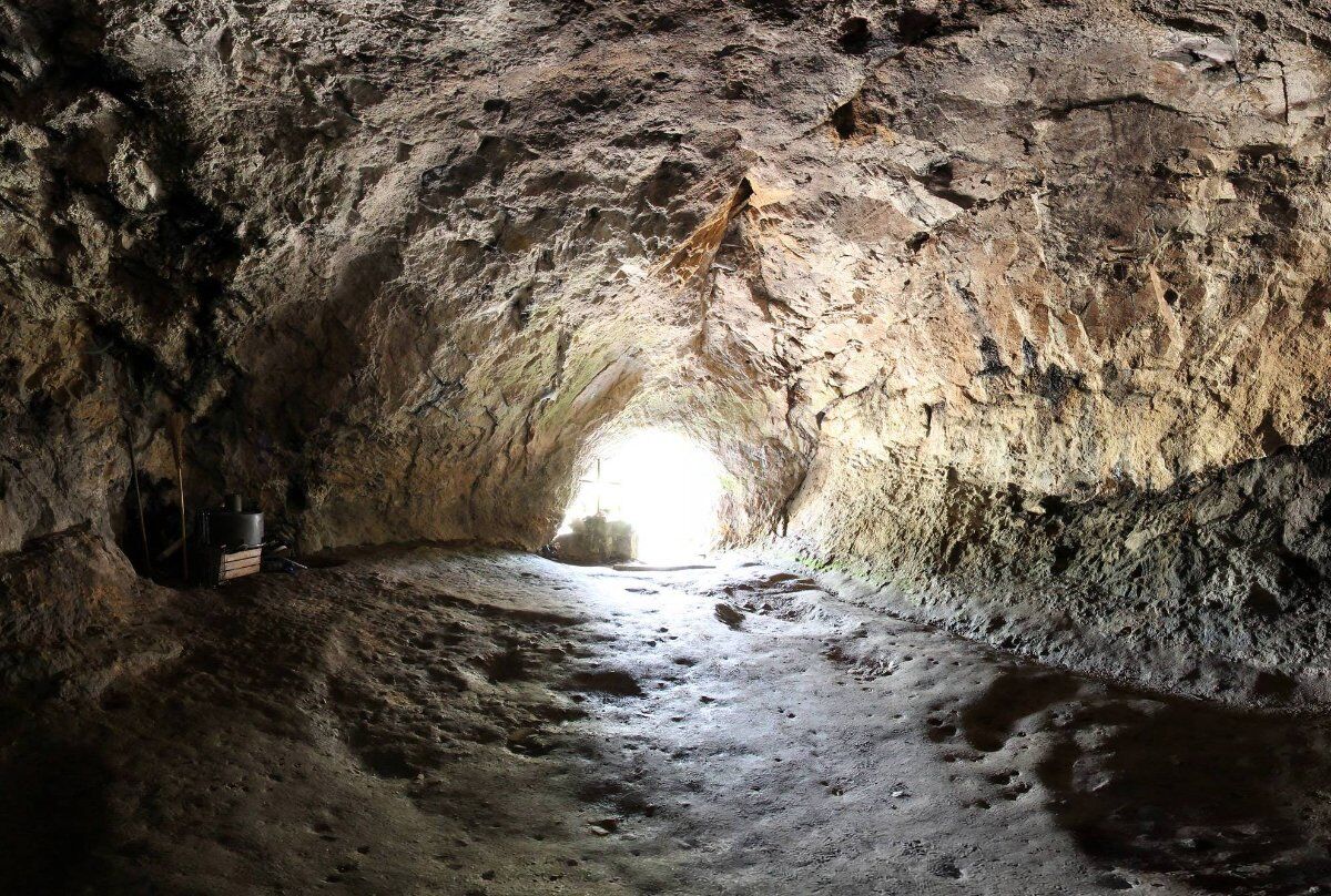 Trekking a Teolo: la Grotta dei Minatori Blasfemi e il Monte Altore desktop picture