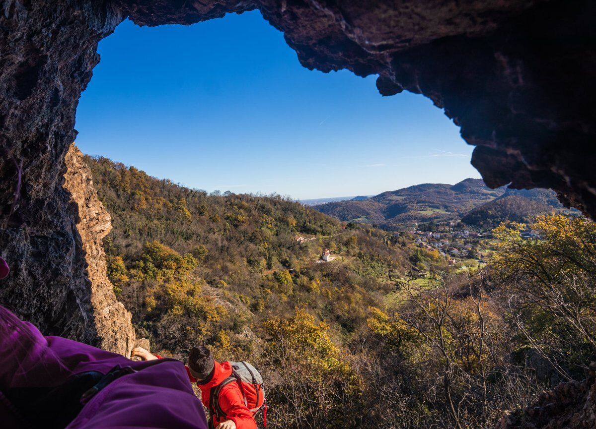 Trekking a Teolo: la Grotta dei Minatori Blasfemi e il Monte Altore desktop picture