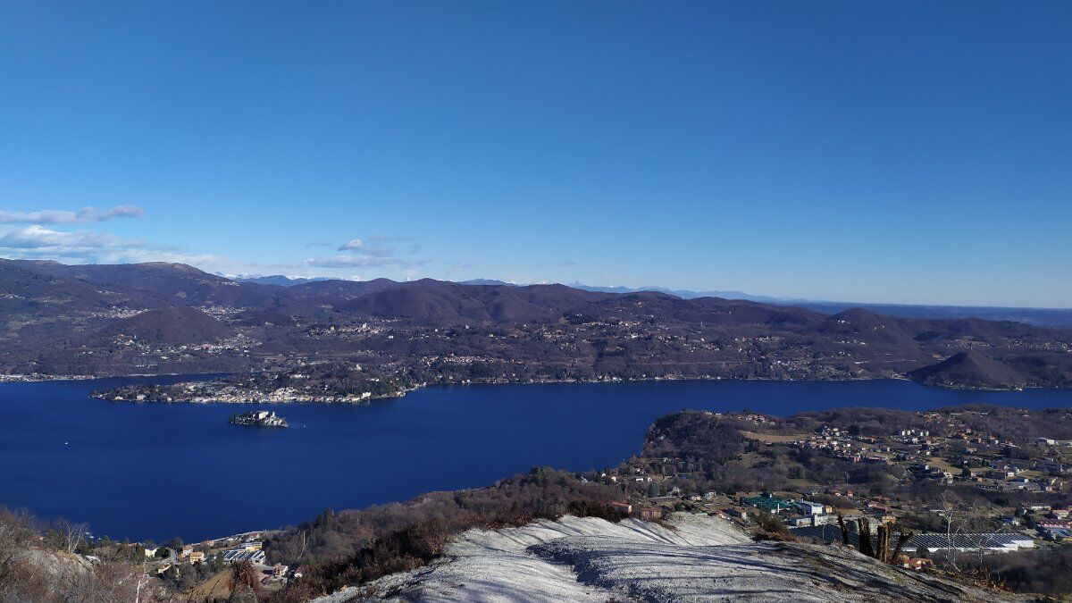 Escursione alla Madonna del Sasso: i panorami del Lago d'Orta desktop picture