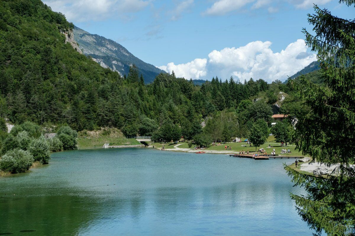 Escursione nella splendida Valle dei Laghi desktop picture