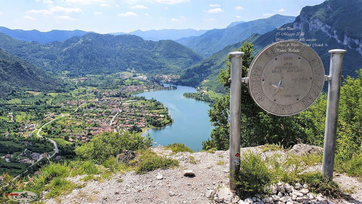Escursione panoramica sul Lago d'Idro desktop picture