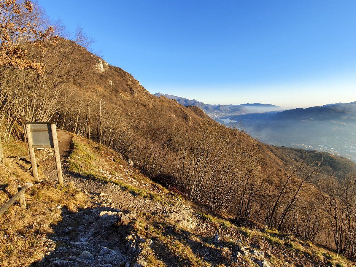 Il Monte Barro e il sentiero Pedemonte: itinerario panoramico a Lecco desktop picture