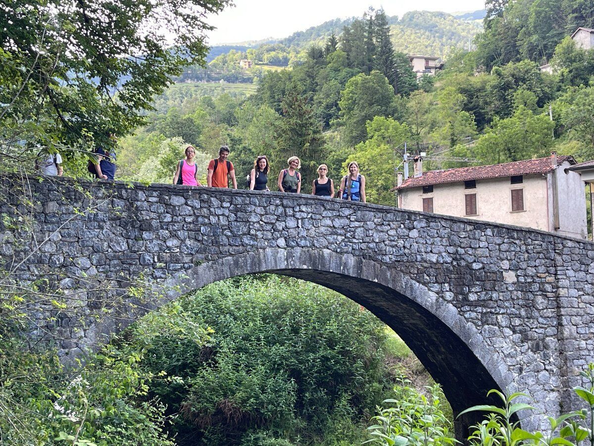 Il Sentiero dei Ponti: tra i meravigliosi torrenti della valle Imagna desktop picture