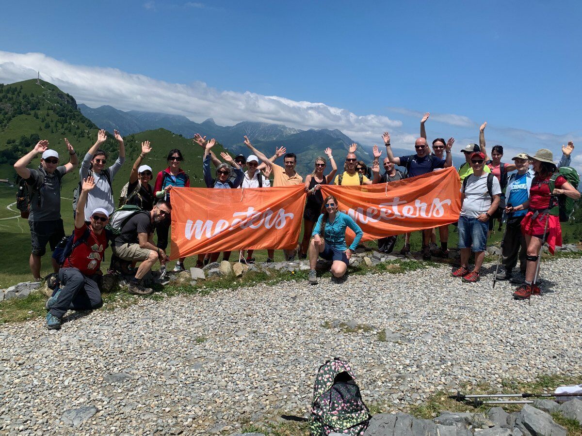 Dal Monte Farno al Rifugio Parafulmine: trekking in Val Gandino Dal Monte Farno al Rifugio Parafulmine: trekking in Val Gandino desktop picture