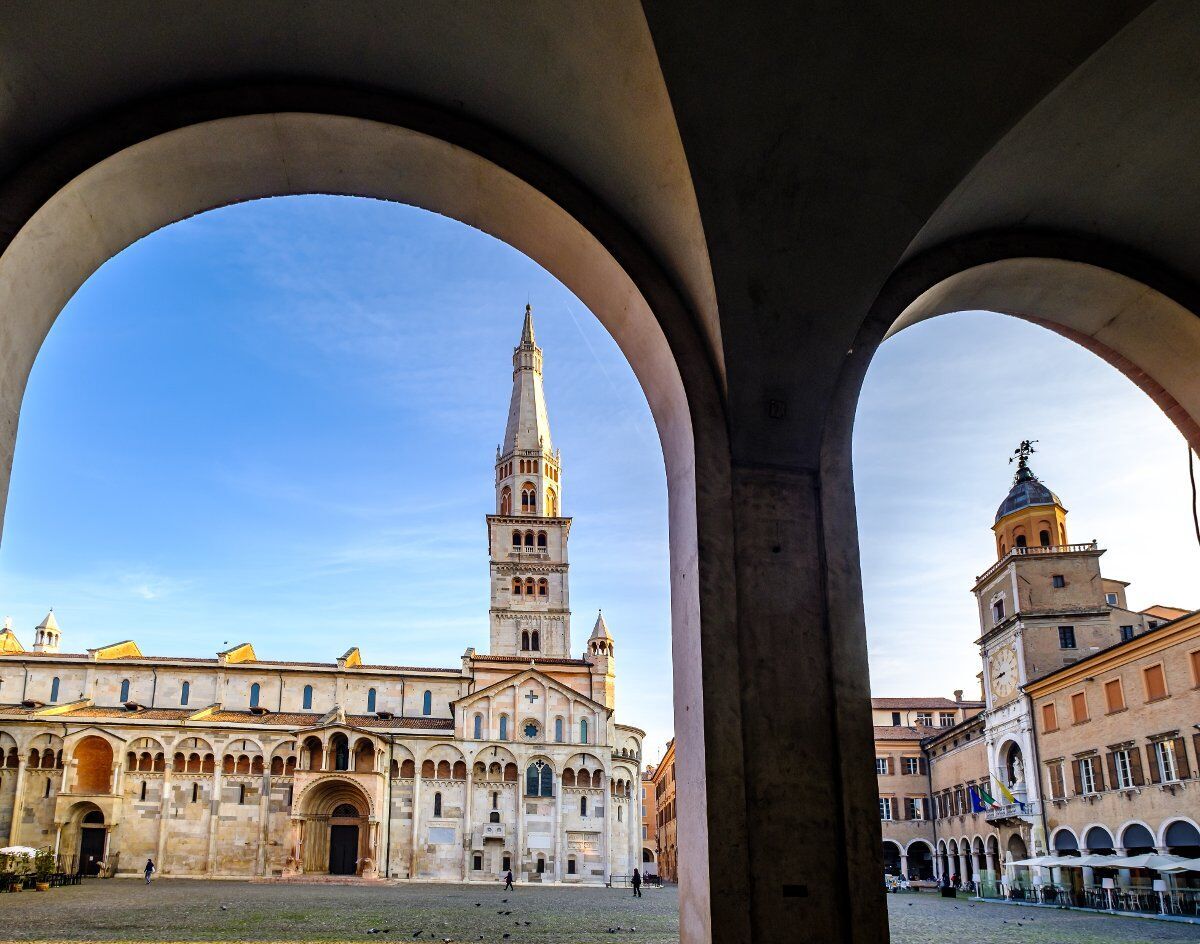 Tour guidato dell’arte urbana di Modena desktop picture