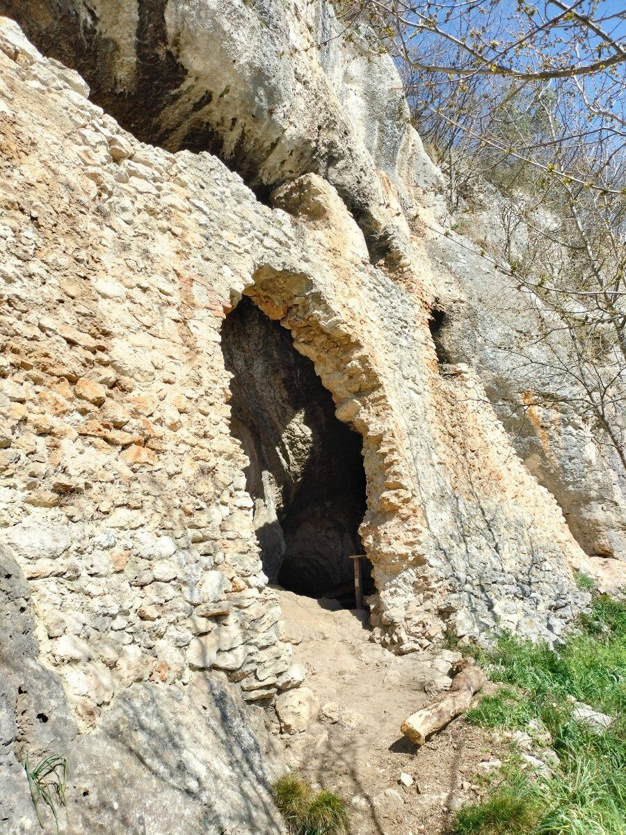 Trekking tra i Covoli e Degustazione in cantina nei Colli Berici Trekking tra i Covoli e Degustazione in cantina nei Colli Berici desktop picture