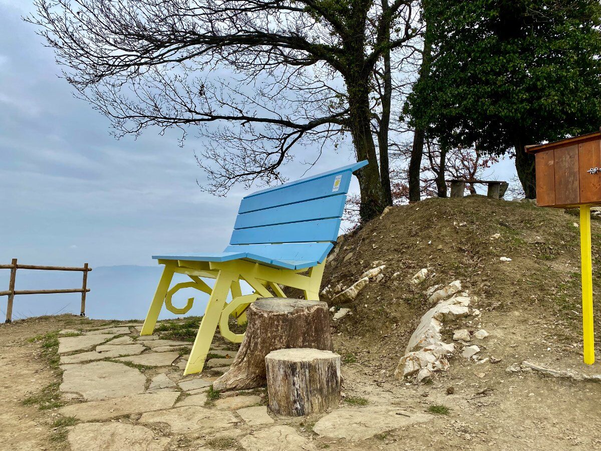 Escursione panoramica a Baiso: tra big bench e borghi fantasma desktop picture