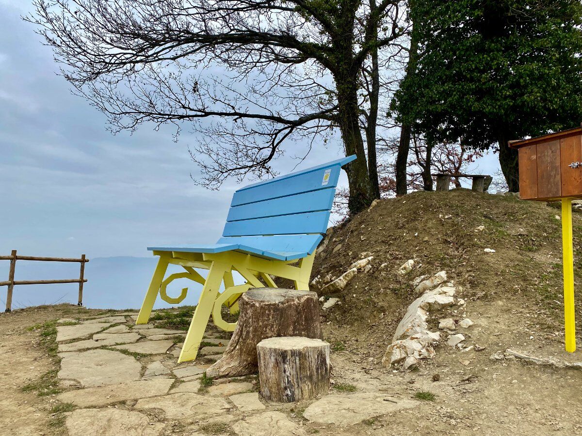 Escursione panoramica a Baiso: tra big bench e borghi fantasma Escursione panoramica a Baiso: tra big bench e borghi fantasma desktop picture