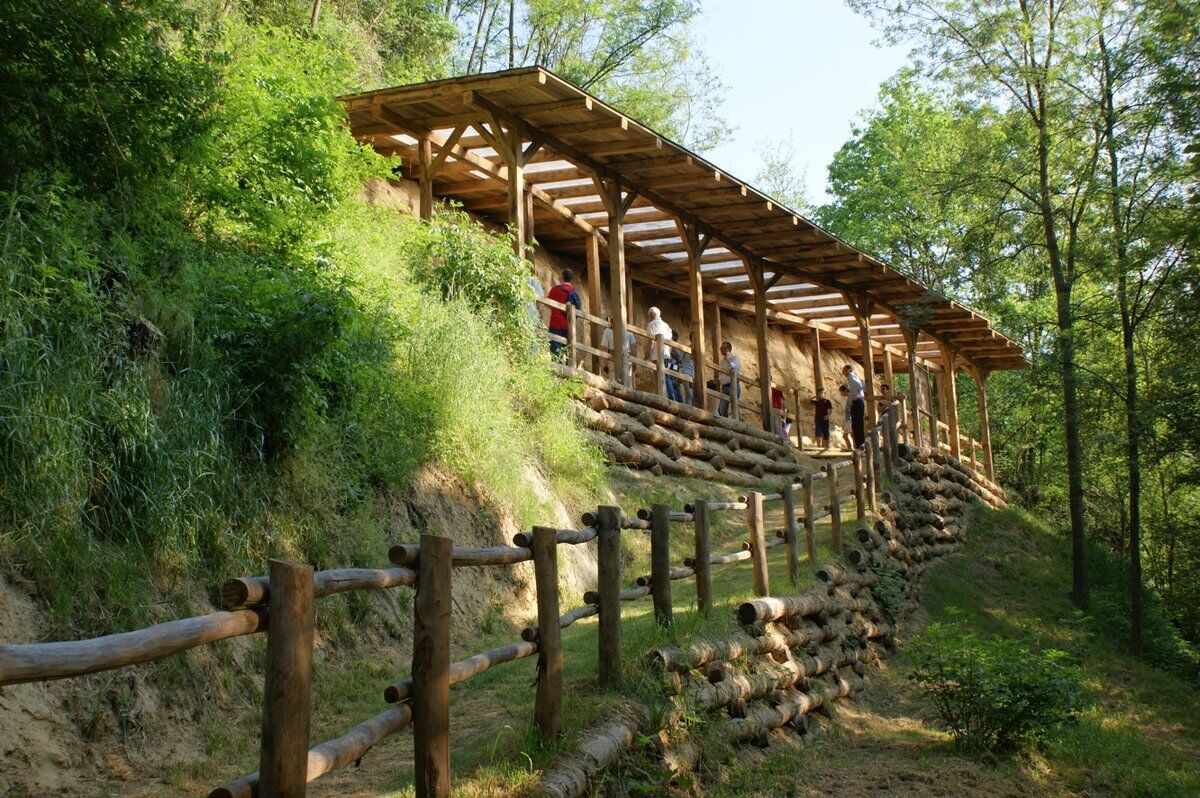 Escursione ad anello a Cinaglio: tra natura e storia desktop picture