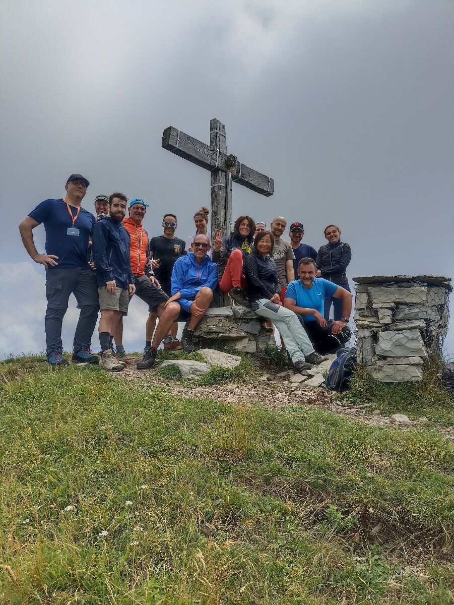 Trekking al Monte Colmegnone: vetta panoramica sul Lago di Como desktop picture