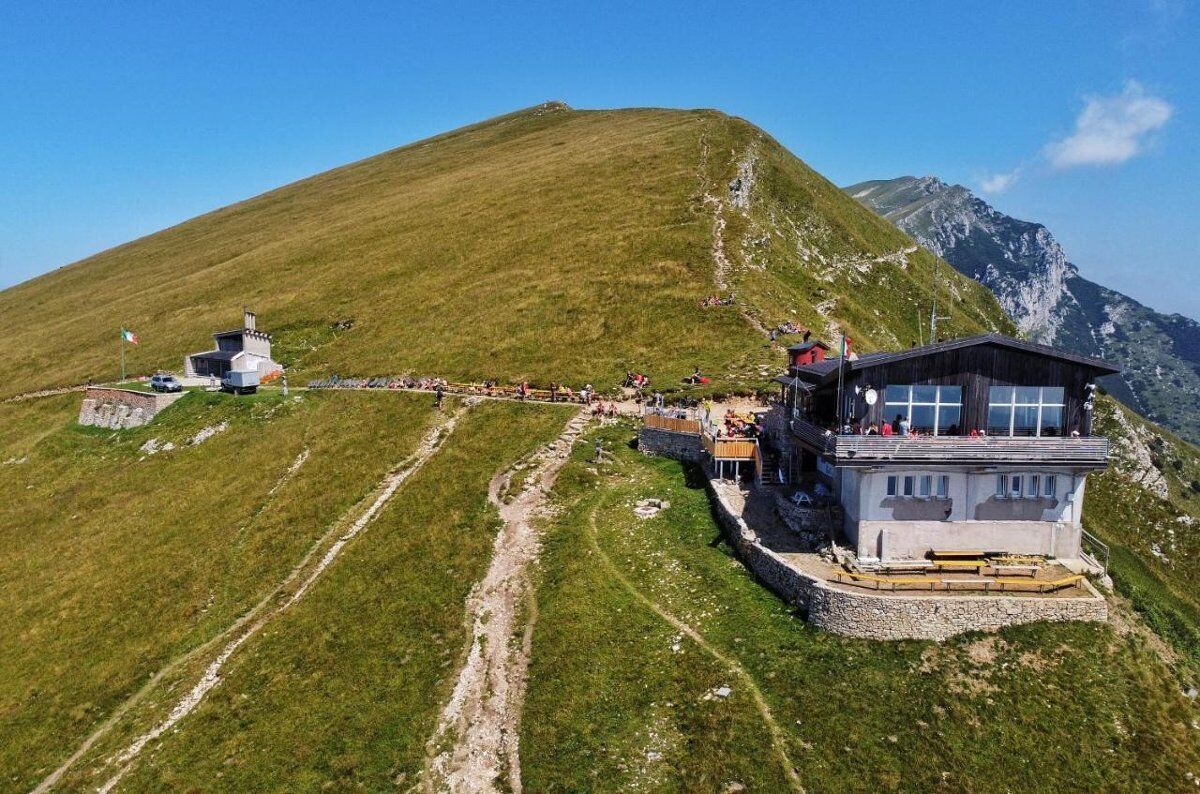 Escursione tra il rifugio Chierego e il Forte di Naole desktop picture