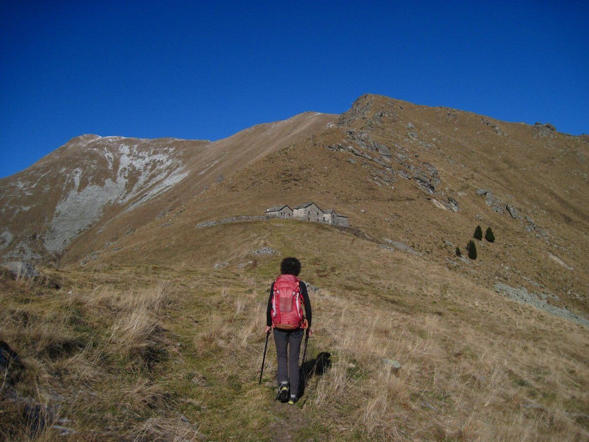 Trekking alla conquista di Monte Vaccarezza e Cima dell’Angiolino Trekking alla conquista di Monte Vaccarezza e Cima dell’Angiolino desktop picture