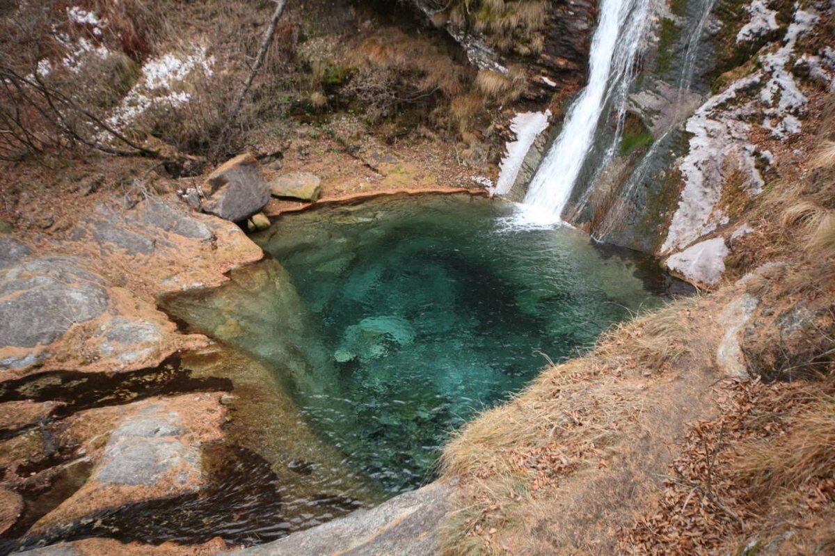 Passeggiata bucolica in Val Susa, verso il Rifugio Geat Val Gravio Passeggiata bucolica in Val Susa, verso il Rifugio Geat Val Gravio desktop picture