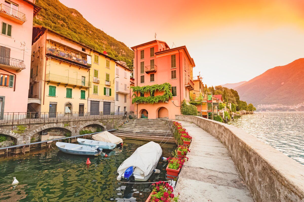 Tra antiche mulattiere: Pic-nic al tramonto sul Lago di Como Tra antiche mulattiere: Pic-nic al tramonto sul Lago di Como desktop picture