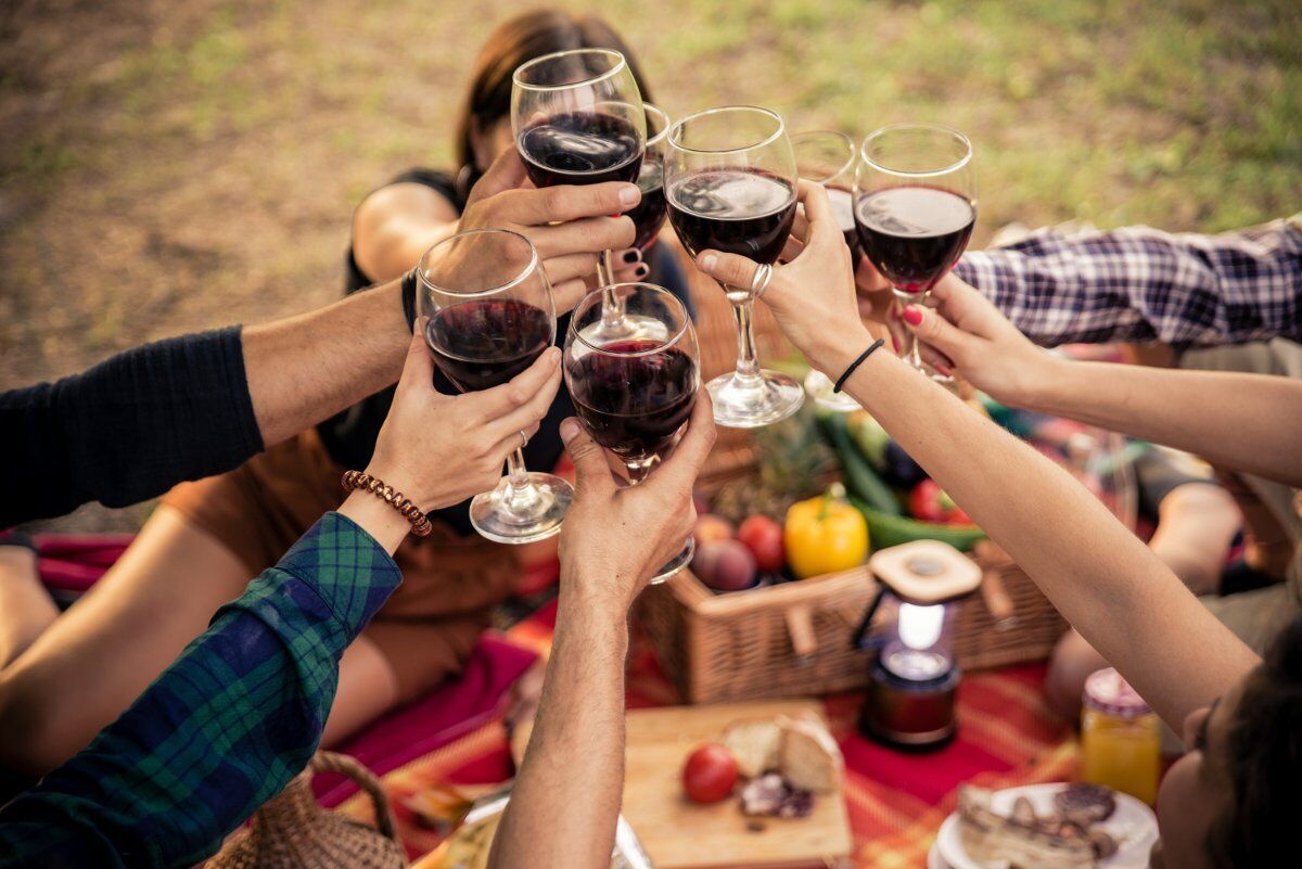 Tra antiche mulattiere: Pic-nic al tramonto sul Lago di Como Tra antiche mulattiere: Pic-nic al tramonto sul Lago di Como desktop picture