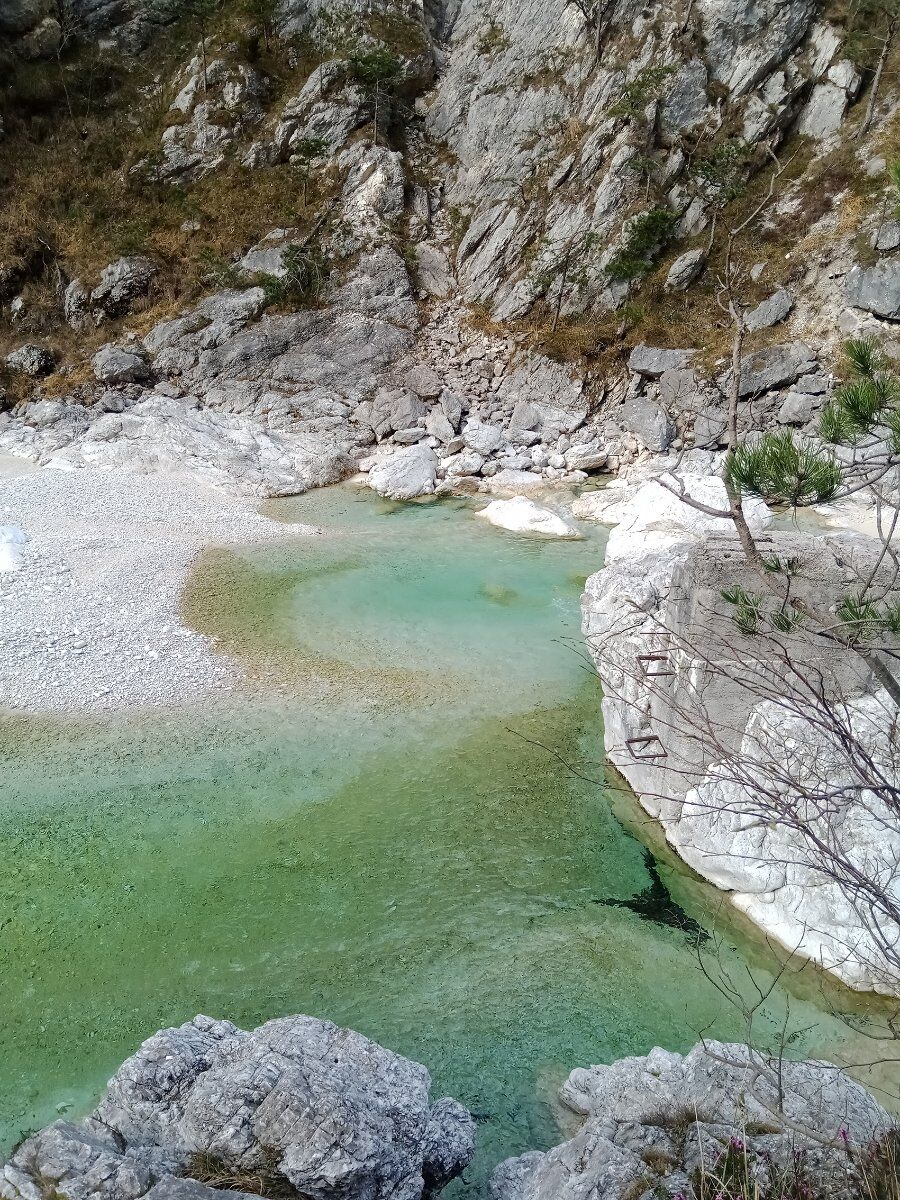 Escursione alla scoperta di Stavoli, il borgo isolato dal mondo desktop picture