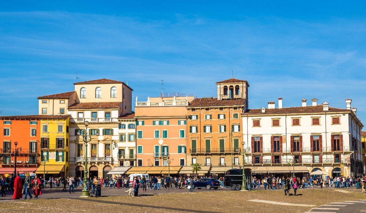 Tour guidato a Verona: osterie, caffè storici e degustazioni desktop picture