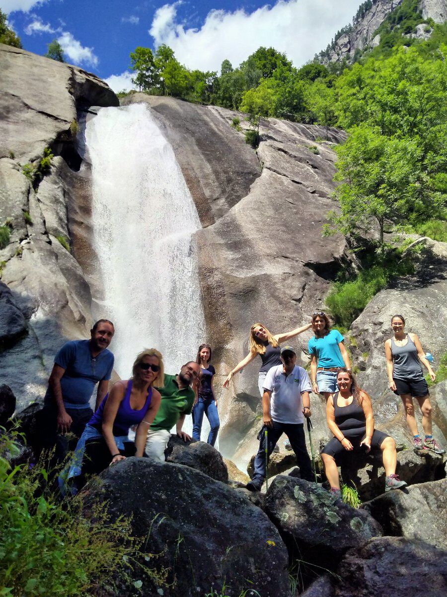 Escursione in Val di Mello: ai piedi dei giganti di granito Escursione in Val di Mello: ai piedi dei giganti di granito desktop picture