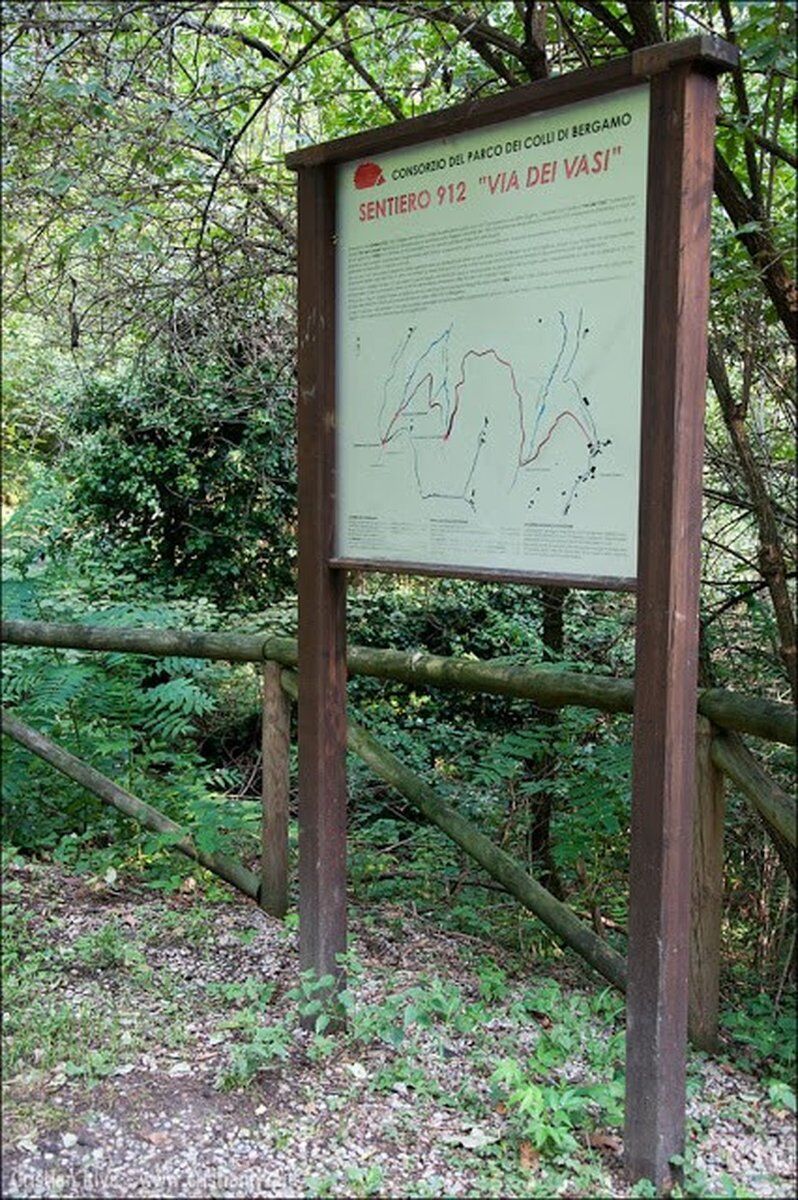 Trekking alle pendici di Bergamo Alta: l'incantevole Sentiero dei Vasi Trekking alle pendici di Bergamo Alta: l'incantevole Sentiero dei Vasi desktop picture