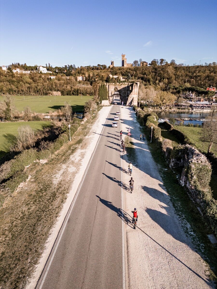 E-Bike Tour da Peschiera del Garda a Borghetto sul Mincio desktop picture