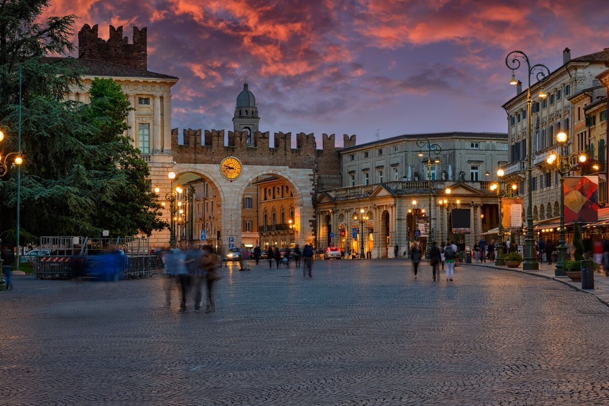 Serata Estiva: Dopocena nel cuore di Verona Serata Estiva: Dopocena nel cuore di Verona desktop picture