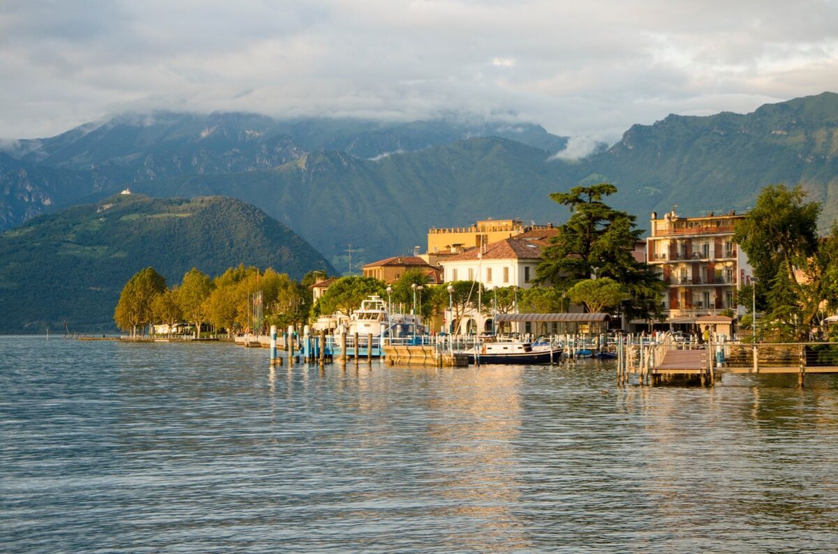 Aperitivo Estivo sul Lago d'Iseo desktop picture