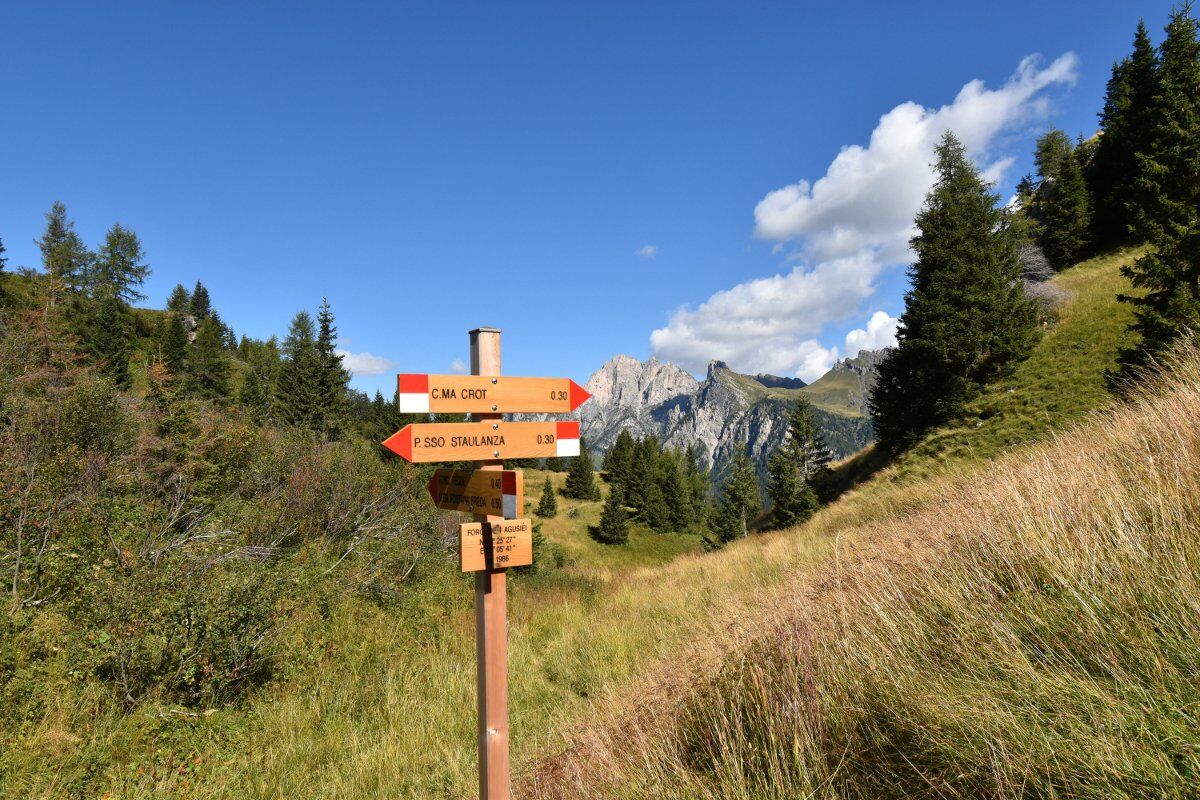 Tramonto sul monte Crot: un balcone sulle valli di Zoldo e Fiorentina Tramonto sul monte Crot: un balcone sulle valli di Zoldo e Fiorentina desktop picture