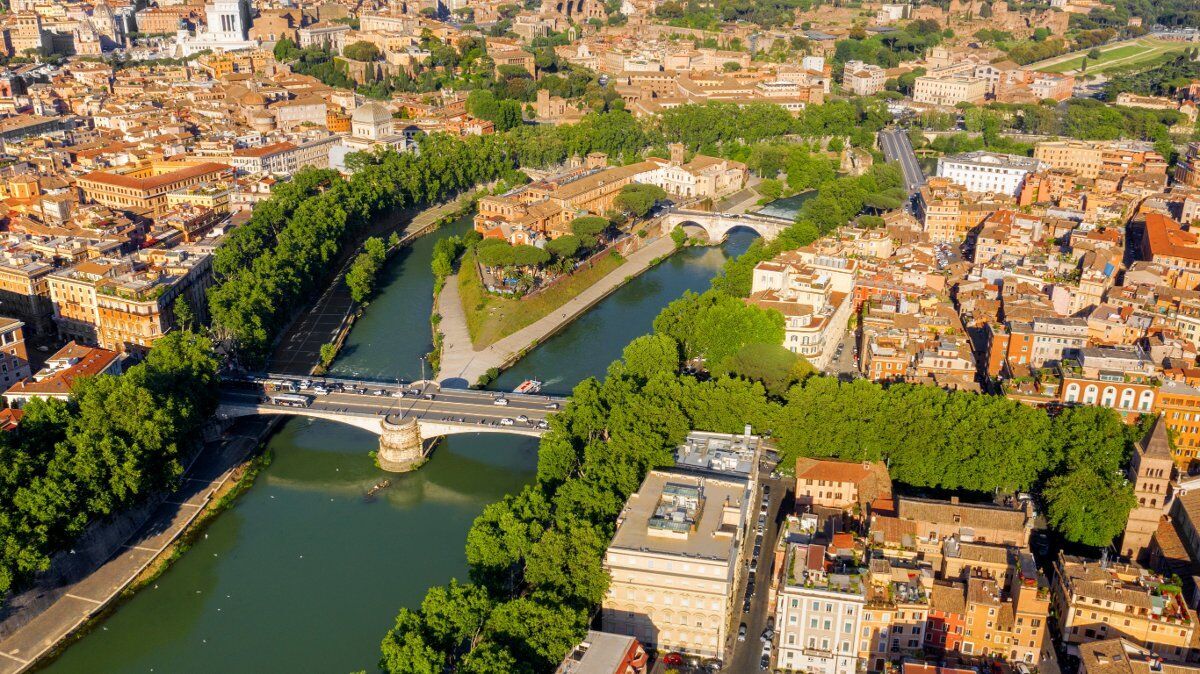 Tour tematico a Roma: Romanzo criminale desktop picture