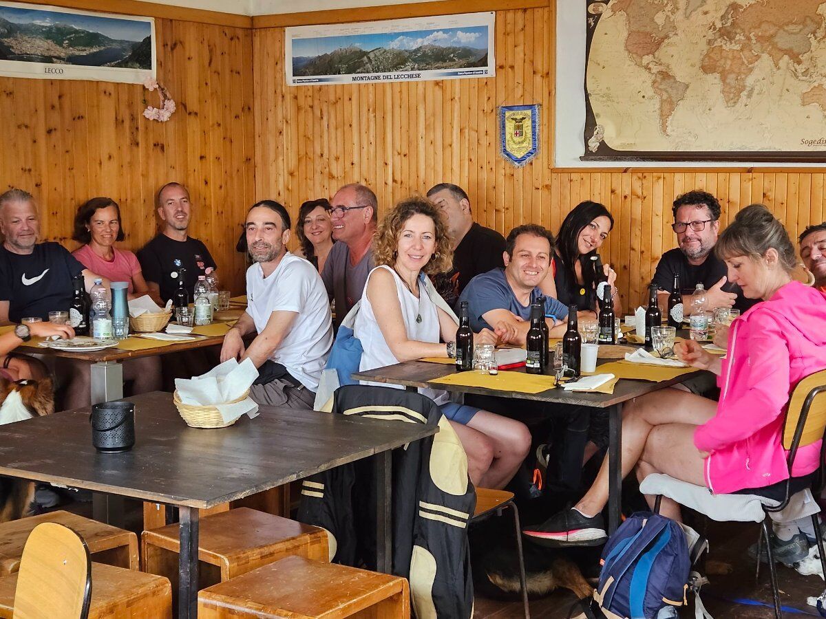 Trekking verso il Rifugio Capanna Monza, ai piedi del Resegone Trekking verso il Rifugio Capanna Monza, ai piedi del Resegone desktop picture