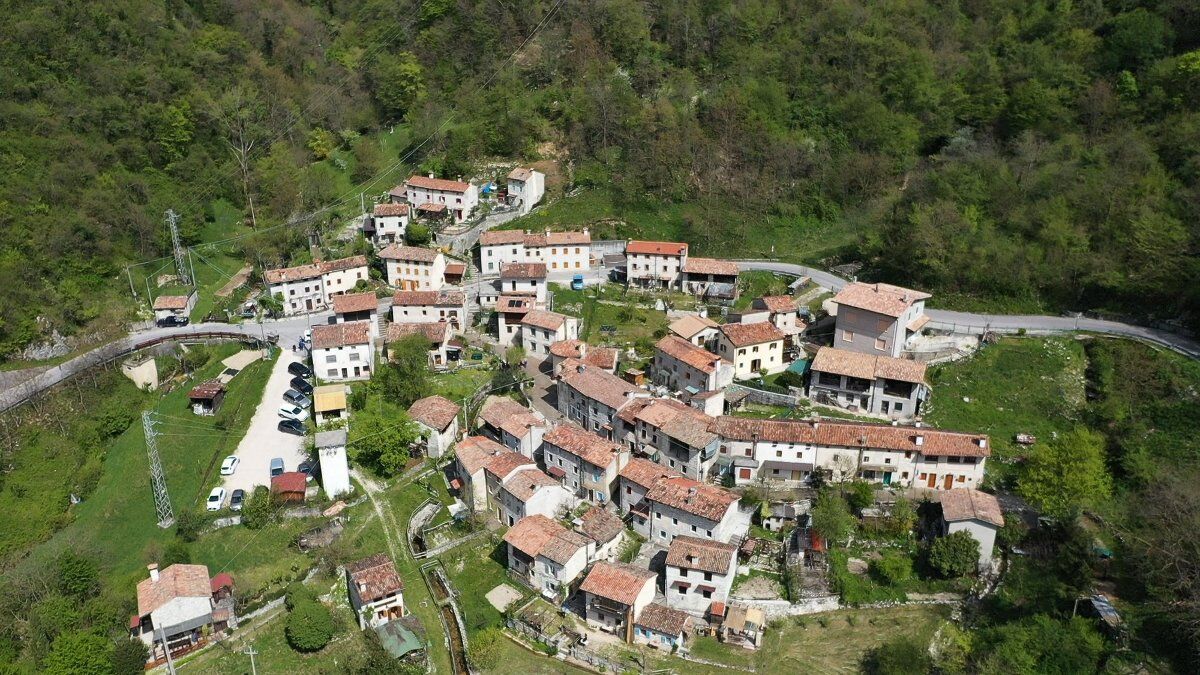 Escursione lungo il Trodo delle Acque: i borghi di Milies e Stramare Escursione lungo il Trodo delle Acque: i borghi di Milies e Stramare desktop picture
