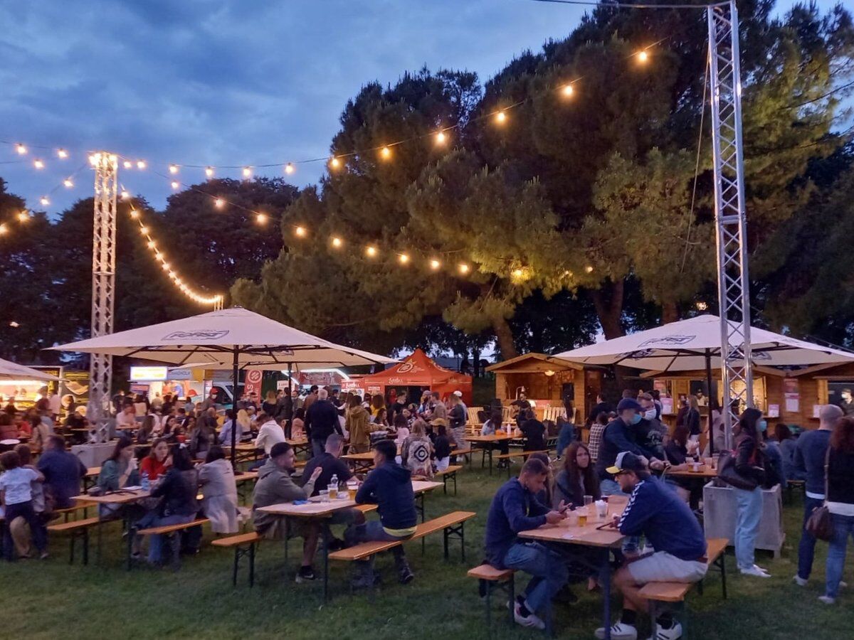 Yoga, aperitivo e musica al Mura Festival di Verona Yoga, aperitivo e musica al Mura Festival di Verona desktop picture