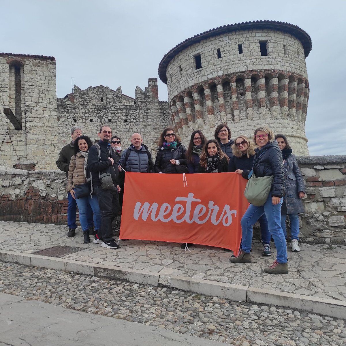 Passeggiata mattutina al Castello di Brescia Passeggiata mattutina al Castello di Brescia desktop picture