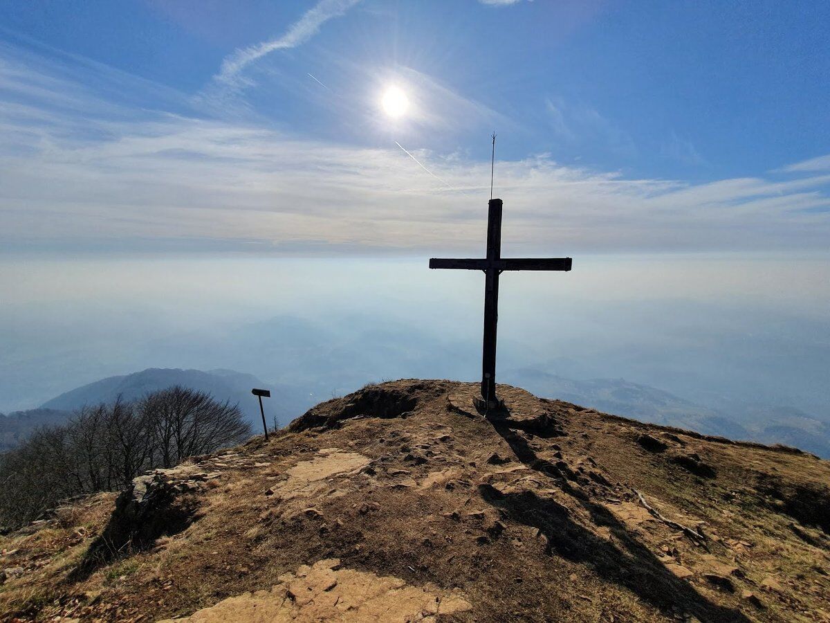 Trekking a cima Marana: la montagna sacra dell’Alto Vicentino Trekking a cima Marana: la montagna sacra dell’Alto Vicentino desktop picture