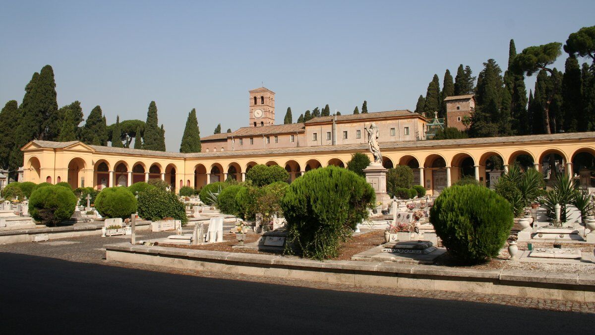 Tour cinematografico nel Cimitero Monumentale del Verano a Roma desktop picture