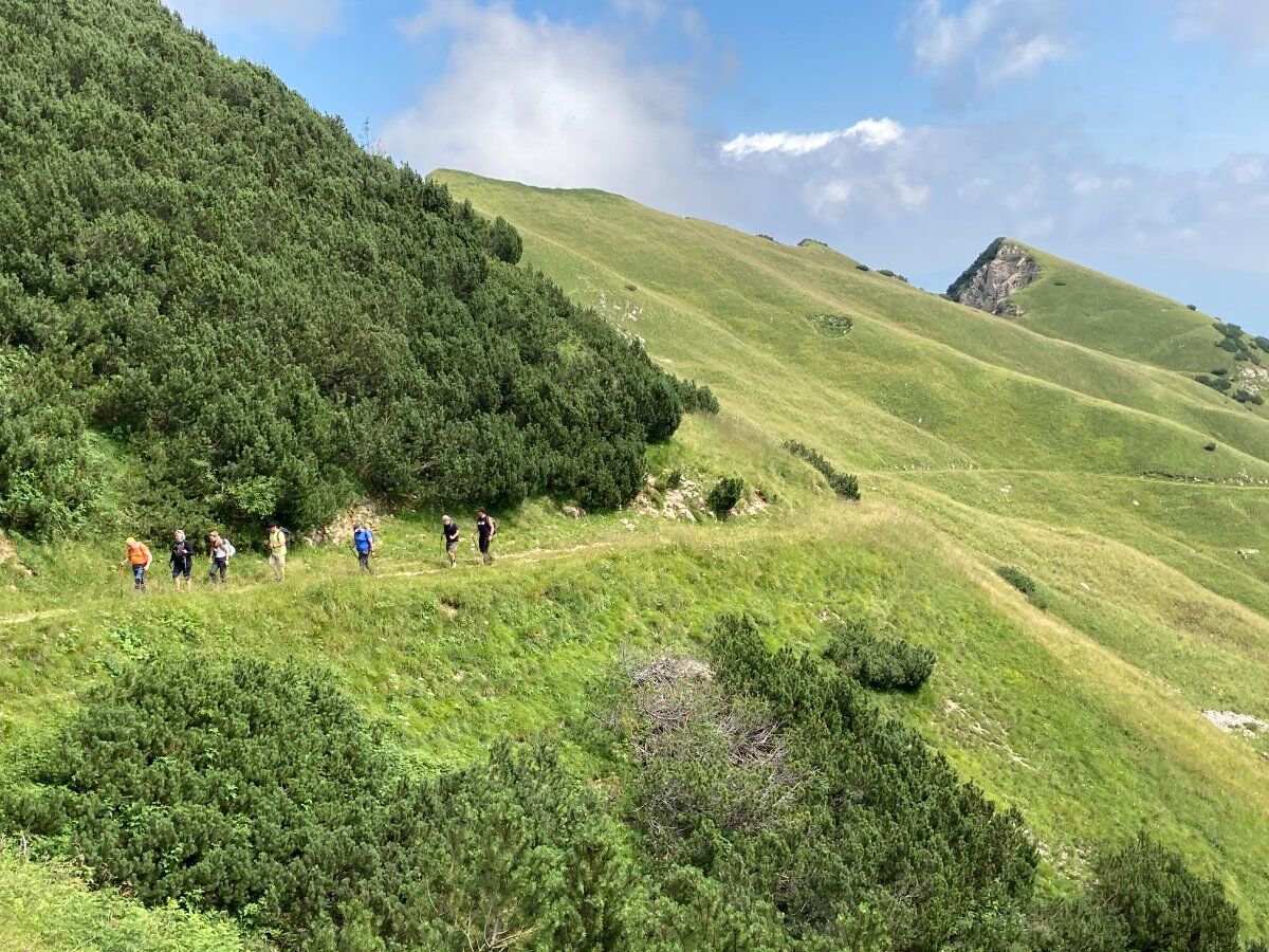 Trekking nel cuore delle Piccole Dolomiti: la Catena delle Tre Croci Trekking nel cuore delle Piccole Dolomiti: la Catena delle Tre Croci desktop picture
