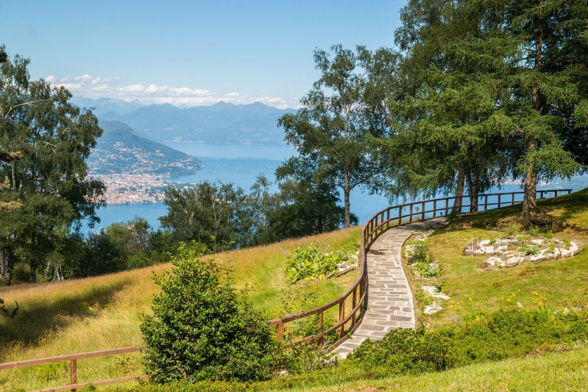 Camminata panoramica alla scoperta delle frazioni di Stresa Camminata panoramica alla scoperta delle frazioni di Stresa desktop picture